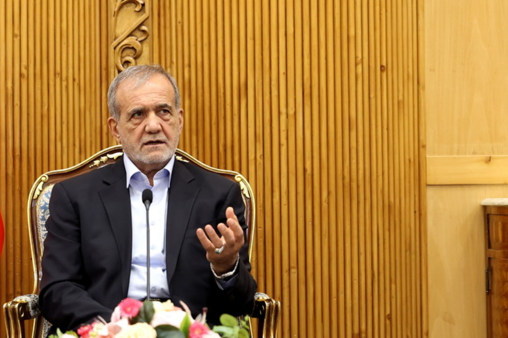 Король Омана официально приветствует Пезешкиана