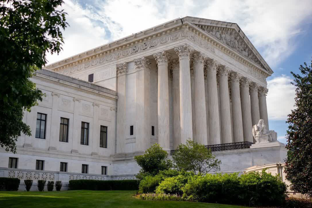 دیوان عالی آمریکا مجوز اخراج نیم میلیون مهاجر را به دولت ترامپ داد