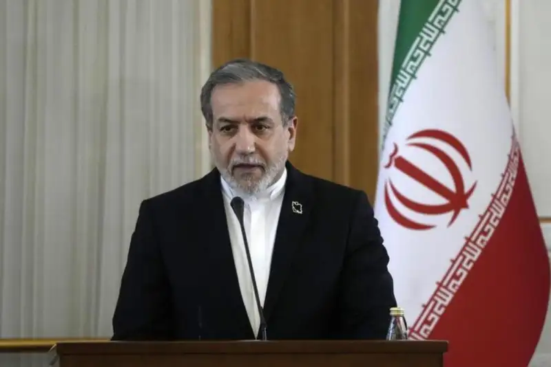 عراقچی: متجاوز را پشیمان می‌کنیم