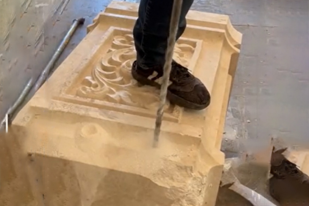 کشف 30 کیلوگرم ماده مخدر از دل محموله سنگ + فیلم