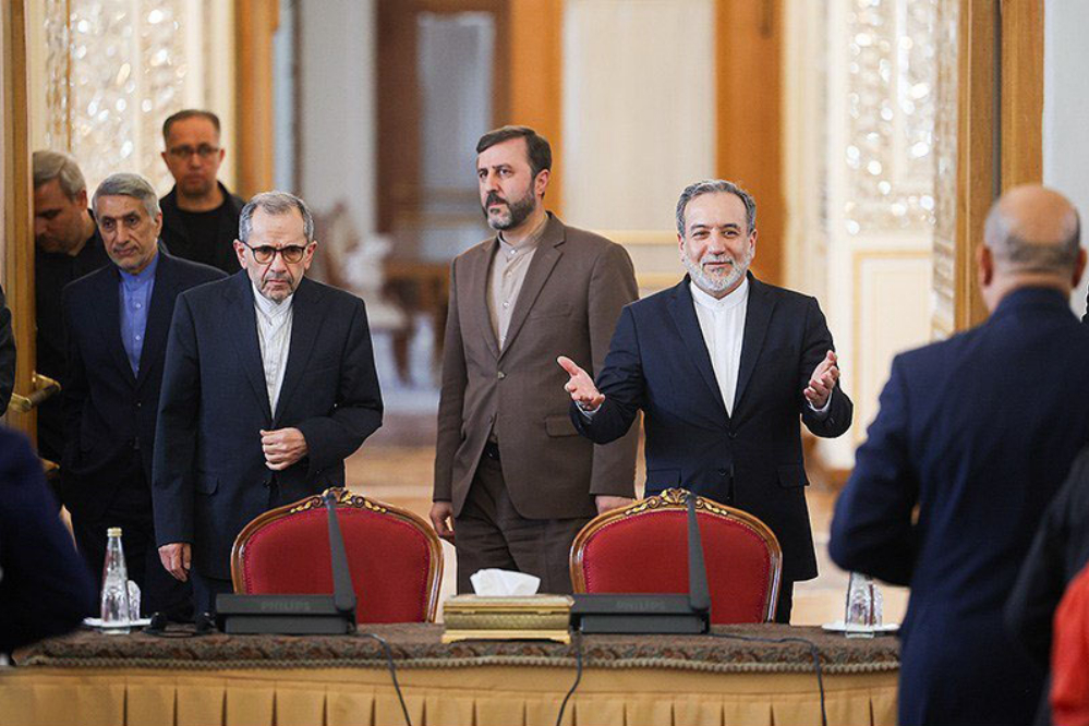 Дипломатия на поле боя; переговоры в рамках достоинства и рациональности