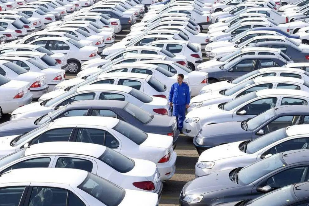 ایرانخودرو نصف مشتریانش را از دست داد!