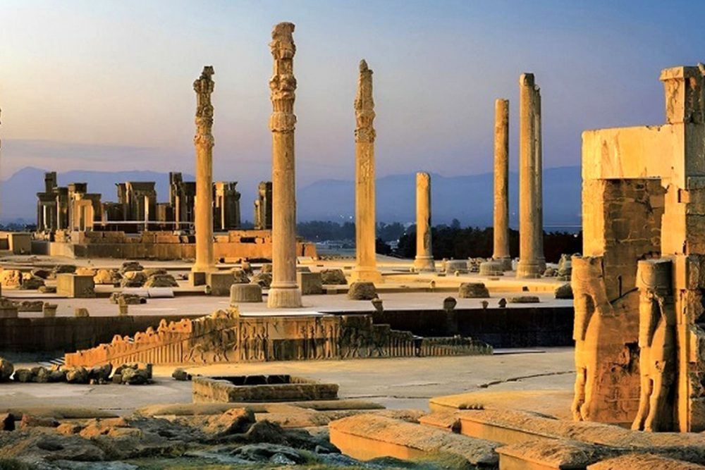 صدور سند رسمی برای تخت‌جمشید، باغ ارم و دریاچه پریشان