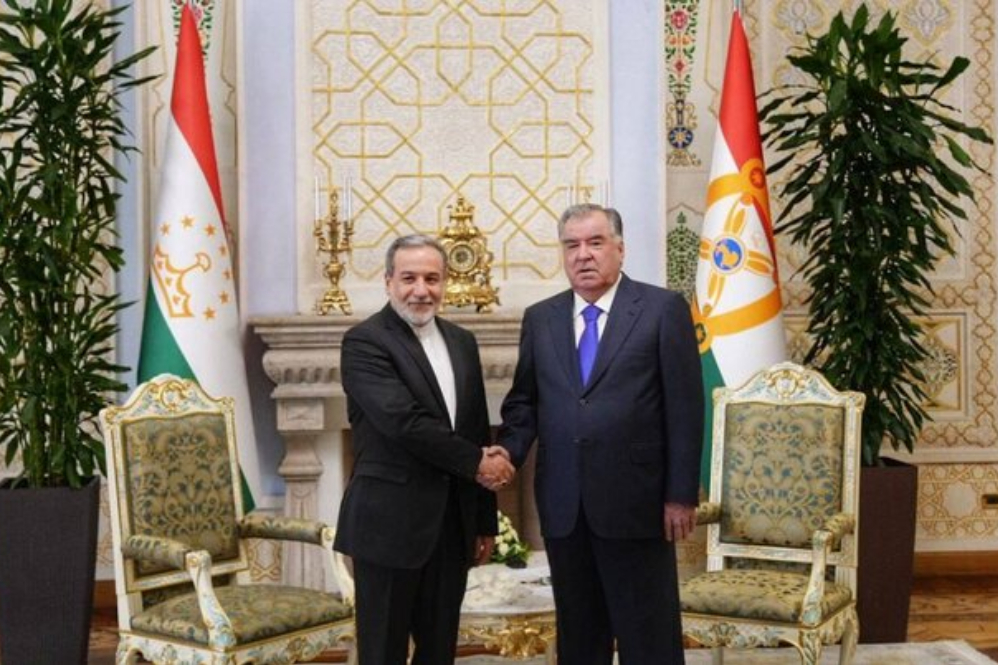 Аракчи встретился с президентом Таджикистана
