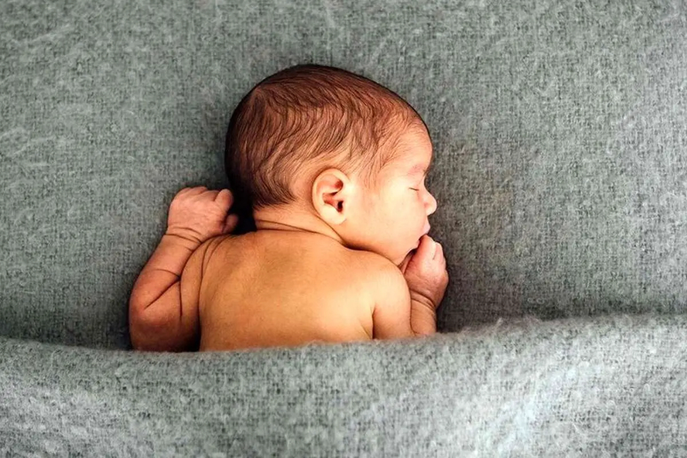 صدور کارت ملی برای نوزادان در آستانه تصویب نهایی +فیلم