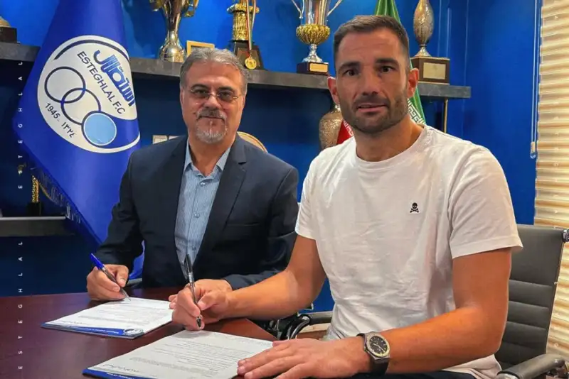 دروازه‌بان سابق رئال مادرید، استقلالی شد