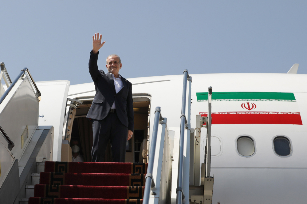 佩泽希齐扬前往亚美尼亚