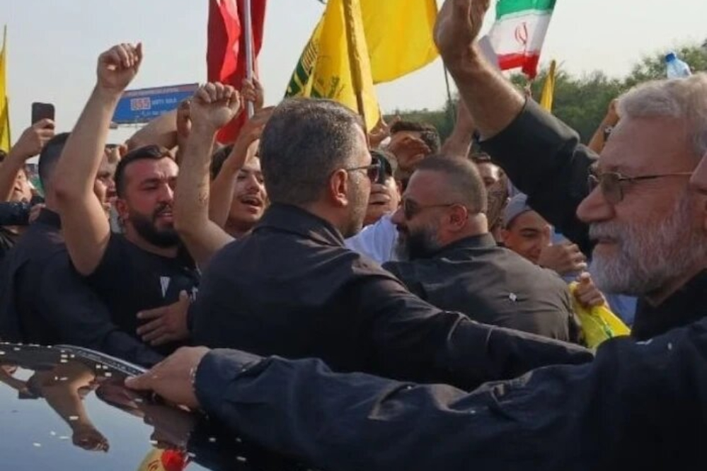 Ливанцы с энтузиазмом приветствуют прибытие Лариджани в Бейрут