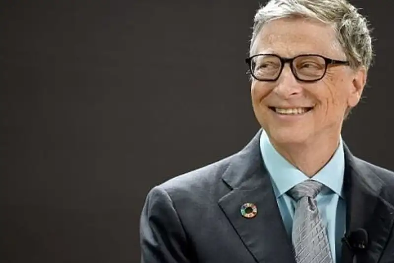 بیل گیتس به کدام گوشی‌ وفادار است؟