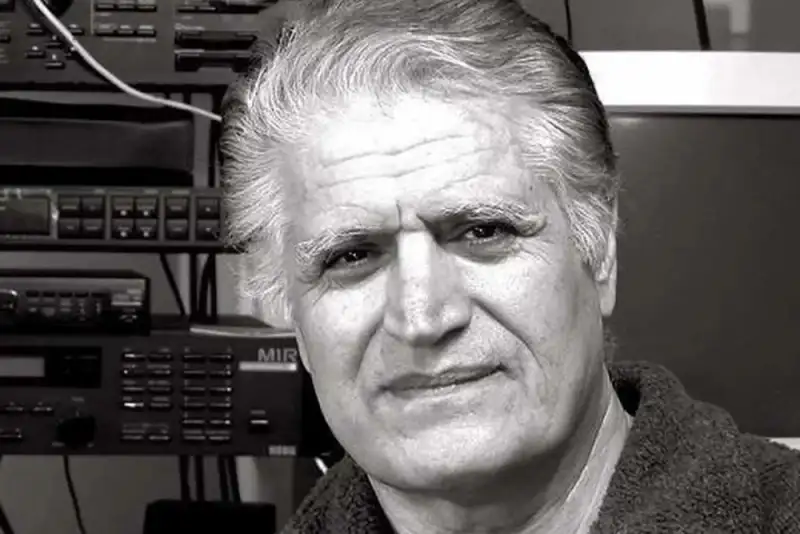 تلاش وزارت ارشاد برای بازگرداندن پیکر مرحوم پژمان