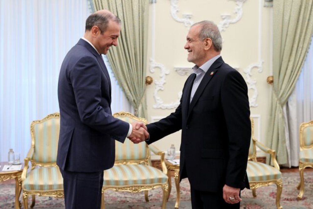 Пезешкиян: Никакая внешняя сила не должна вносить разлад в дружественные отношения Ирана и Армении