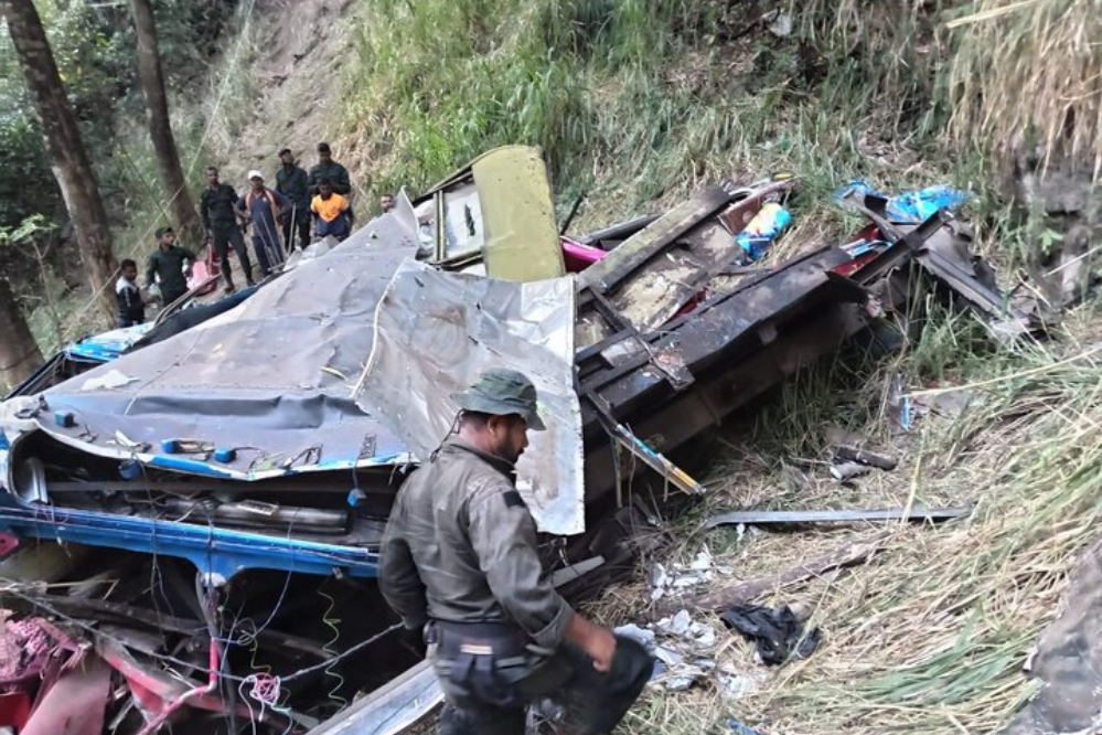 سقوط اتوبوس به دره‌ای در سریلانکا کشته داد+تعداد جانباختگان