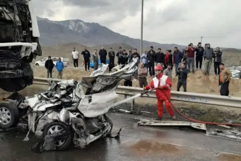 تصادف زنجیره‌ای سه خودرو در میامی+ آمار زخمی‌ها