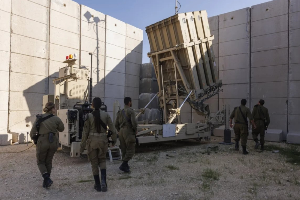 מאמצי אירופה להעניש את ישראל נתקלים במכשול: הצורך בנשק.