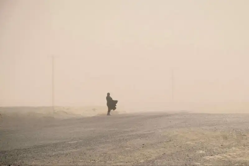 ادارات هیرمند امروز زودتر تعطیل می‌شوند