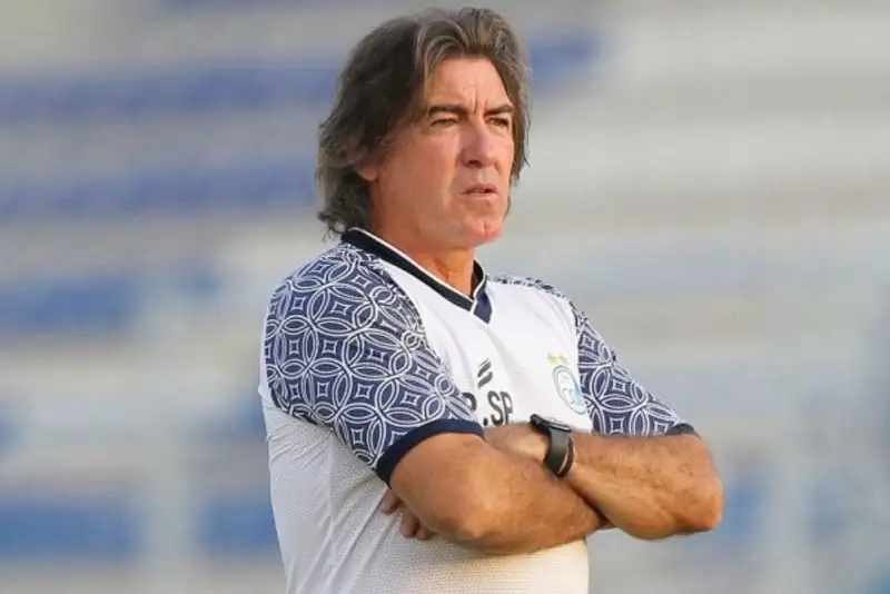 ساپینتو فعلاً در استقلال ماندنی است