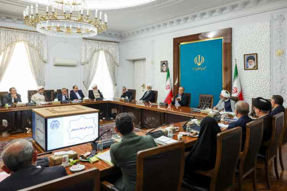 پزشکیان: مراکز کم بازده علمی، با هدف تمرکز حمایت‌ها بر دانشگاه‌های کارآمد اداغام شود