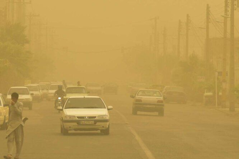 توفان مدارس منطقه سیستان را تعطیل کرد