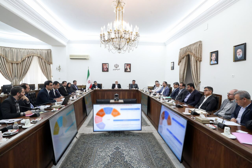 عارف: استفاده از فناوری‌های نوین برای حل ناترازی‌ها ضرورت دارد