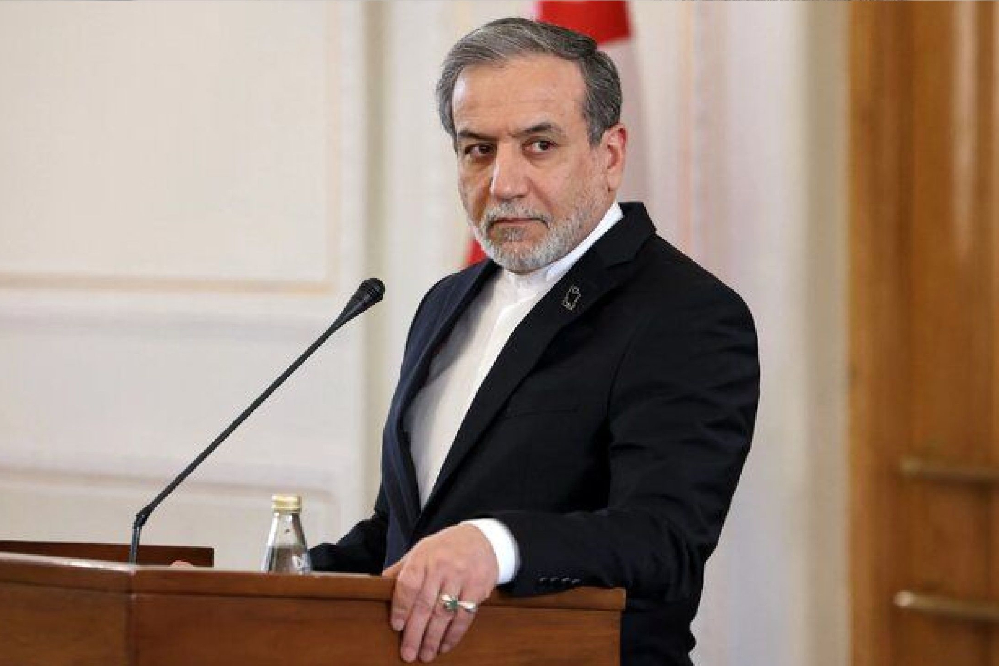 عراقچی: تماسی با ویتکاف نداشتم