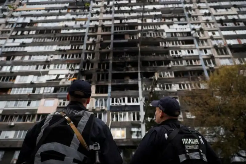 قطعی برق کی‌یف به دلیل حمله سنگین روسیه+فیلم