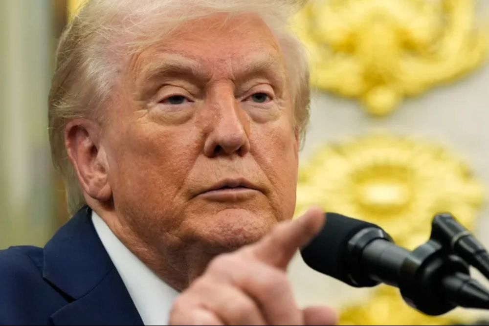 ترامپ کارکنان خطوط هوایی آمریکا را تهدید کرد