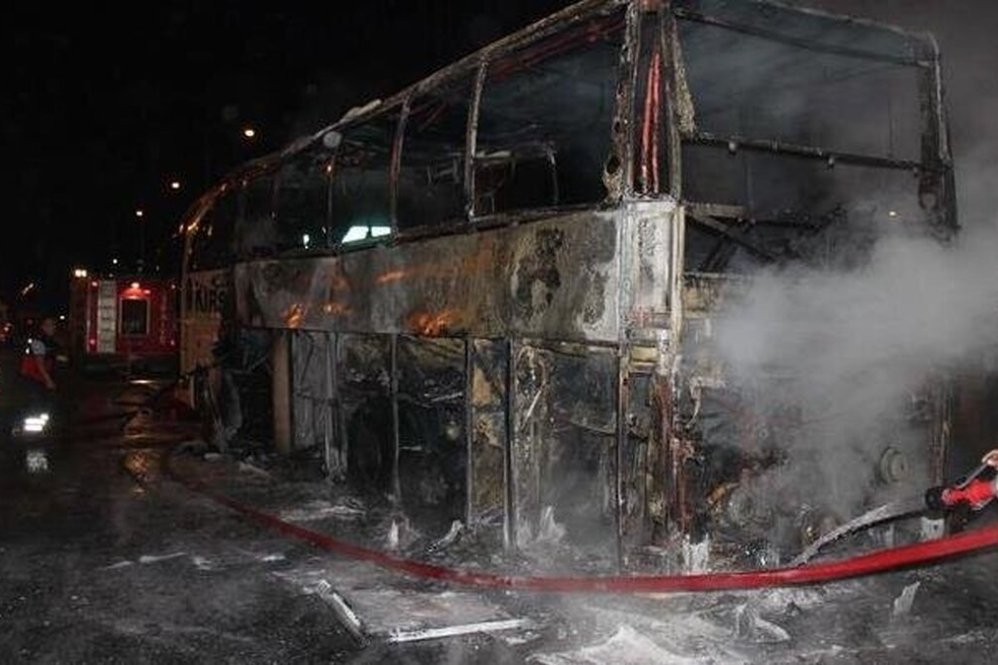 مرگ دلخراش 20 مسافر هندی در آتش‌سوزی اتوبوس