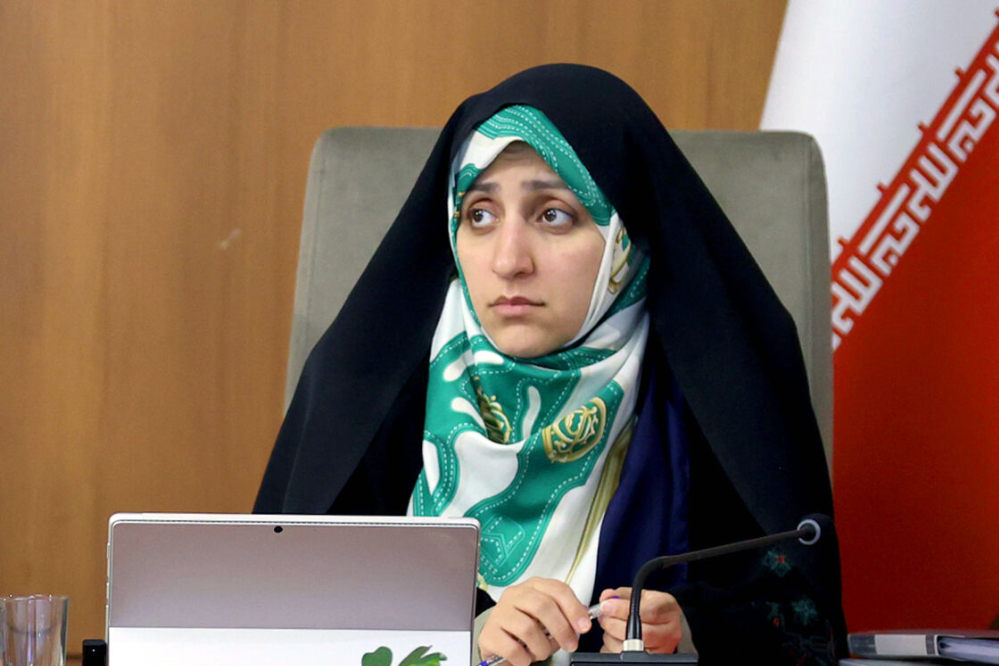 توسعه صادرات صنایع دستی زنان ایرانی از برنامه‌های دولت