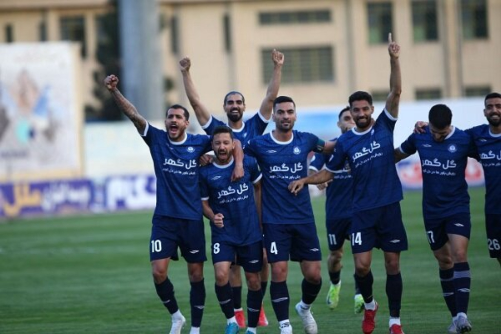 گل گهر موقتا صدرنشین لیگ برتر شد