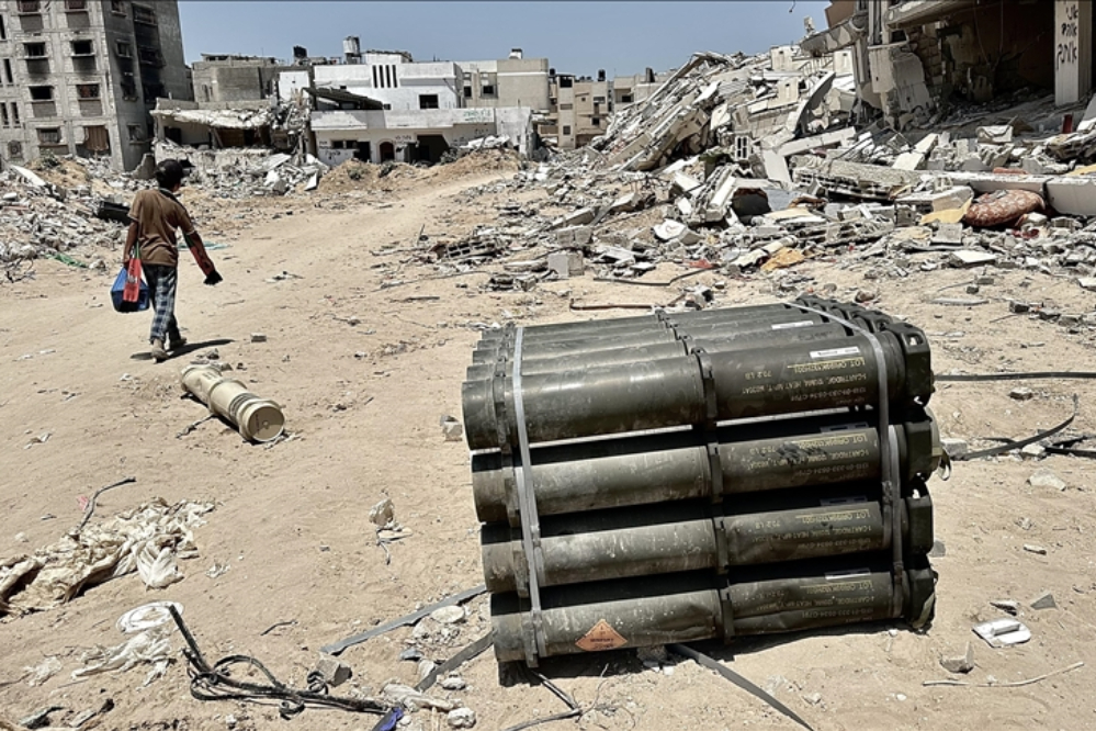 153吨炸弹袭击人类