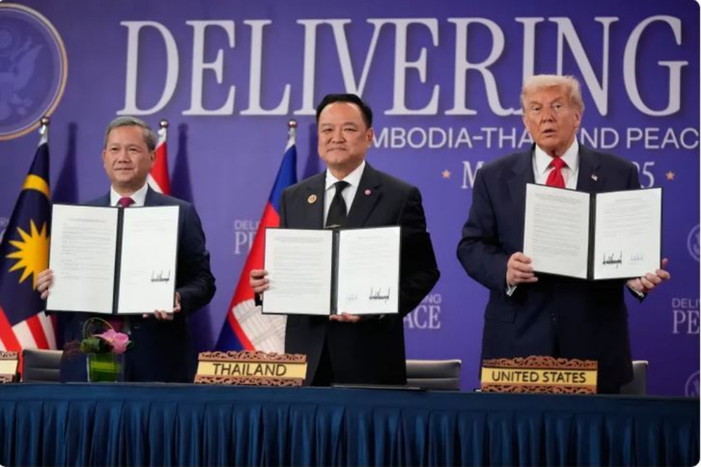 امضای توافق صلح میان تایلند و کامبوج در حضور ترامپ