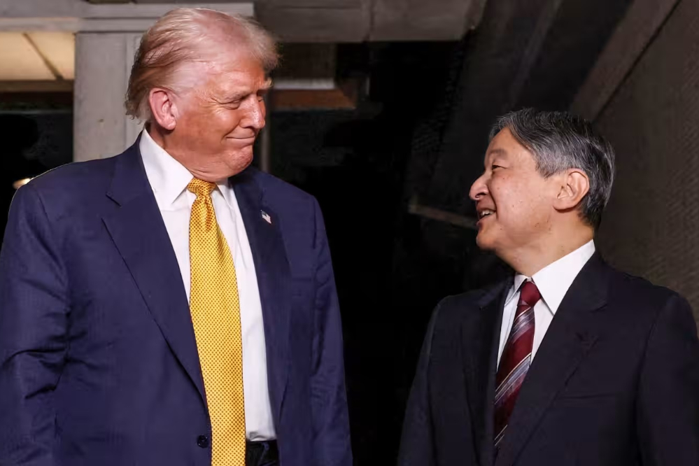 特朗普会见日本天皇，试图与中国达成贸易协议