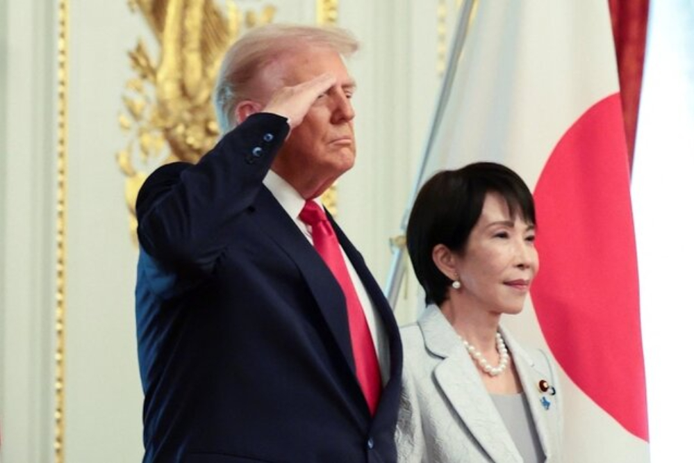 התנהגותו המוזרה של טראמפ ביפן