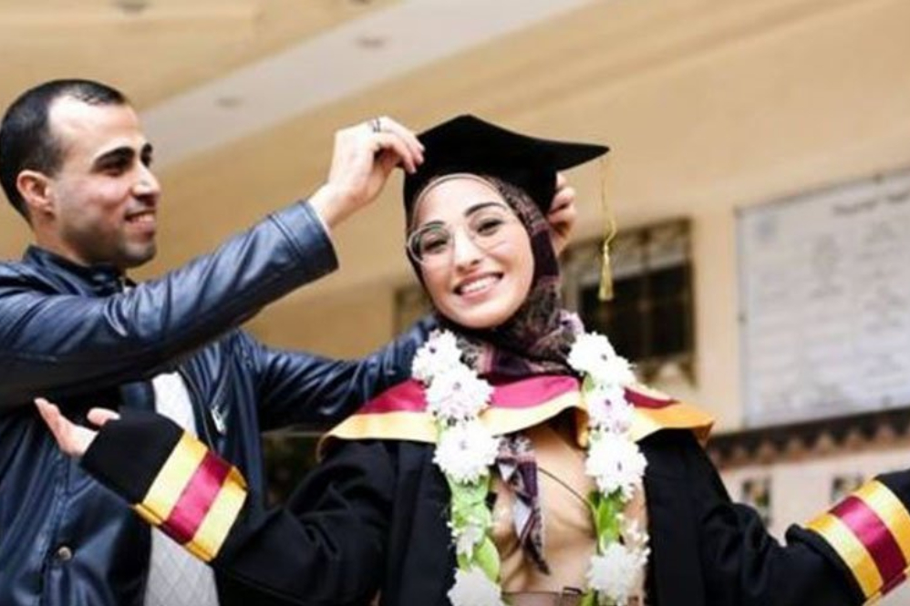 עיתונאי ואשתו נהרגו בתקיפה אווירית ישראלית במרכז עזה.