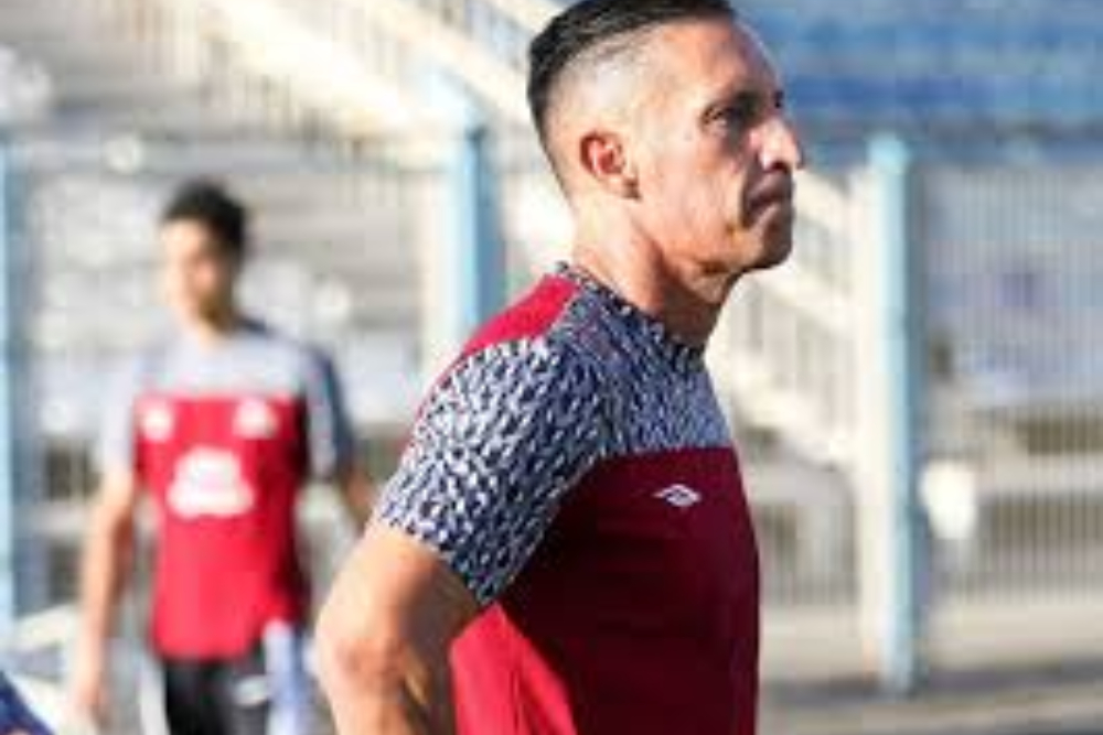 سرمربی منچستریونایتد در پرسپولیس ماندنی شد