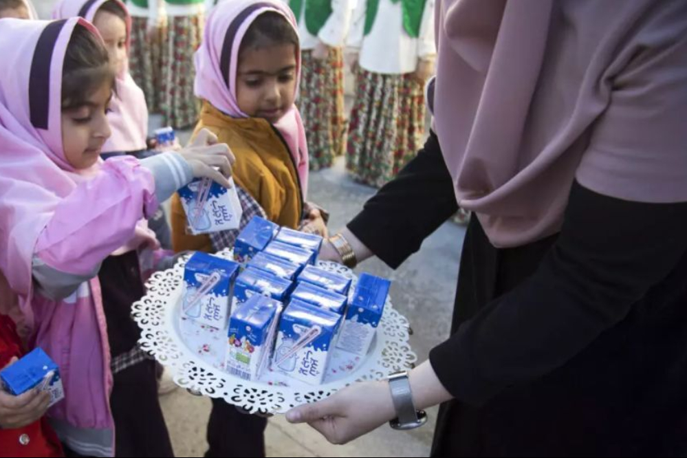 احتمال آغاز توزیع شیر در مدارس دولتی تا 10 روز آینده