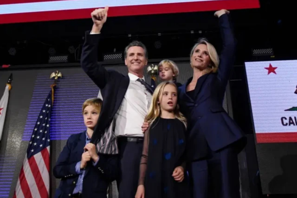 همسر فرماندار کالیفرنیا: ترامپ بدترین رئیس‌جمهور تاریخ آمریکاست + فیلم