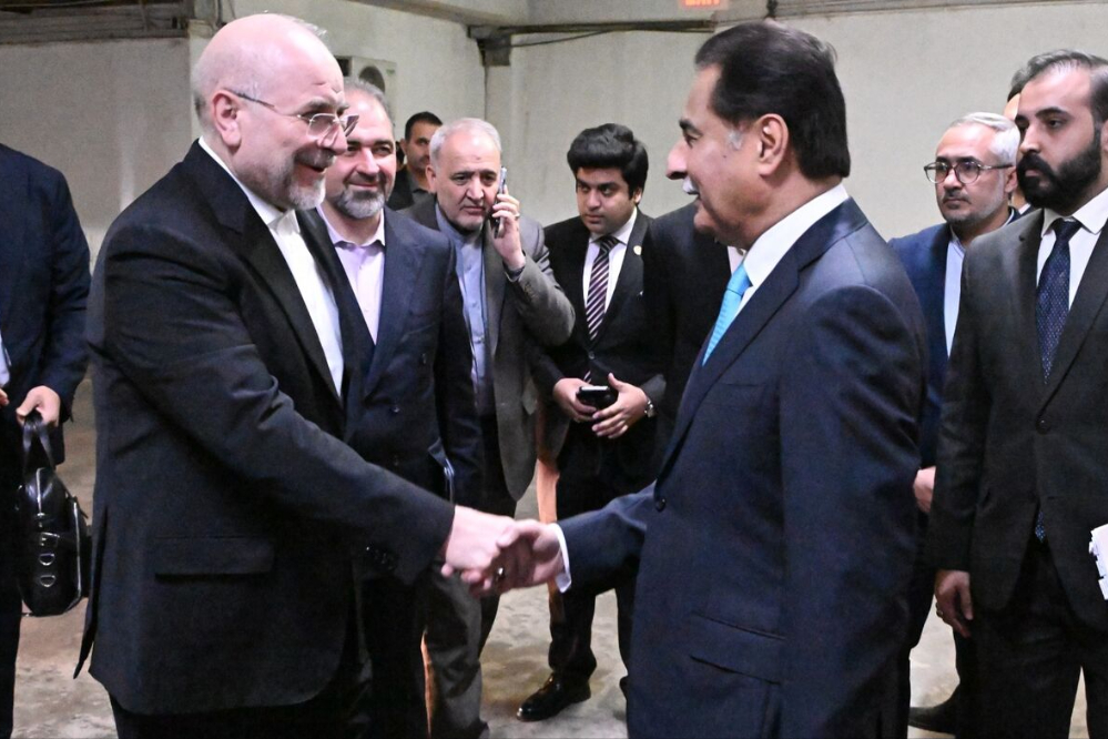 Галибаф посетил парламент Пакистана, где его встретил спикер Национальной ассамблеи