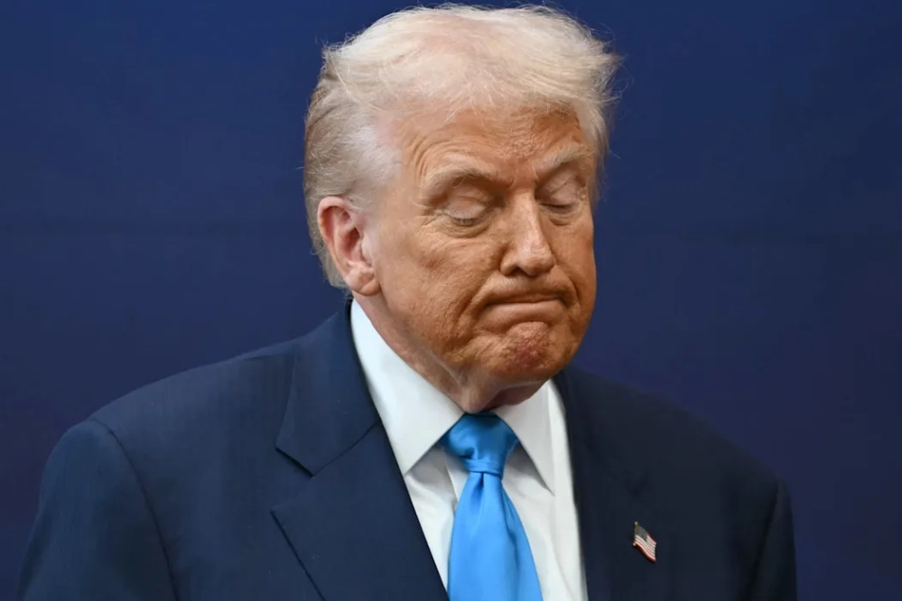 میلیاردها دلار ضرر ترامپ به خاطر یک تغییر نام