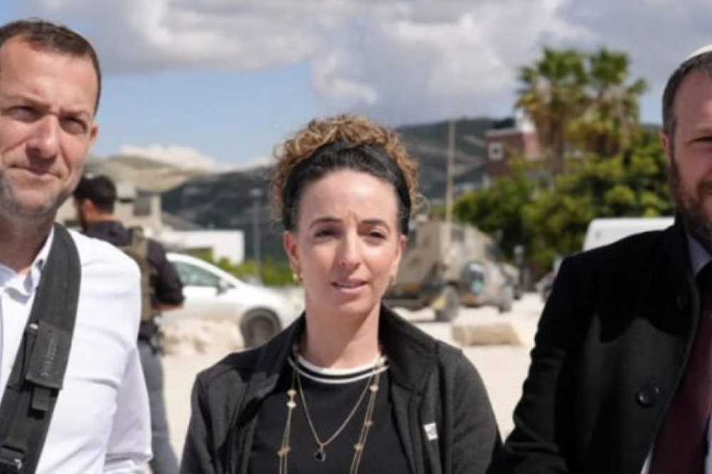 שר המורשת של הישות הכובשת מאיים על תושבי הגדה המערבית: "לא נאפשר לכם להישאר"