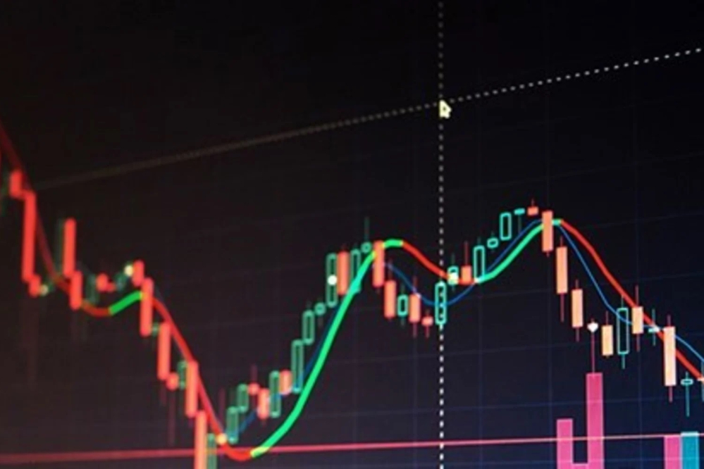 بورس در گرداب نیمه‌سال؛ قایق شاخص منتظر باد آرامش