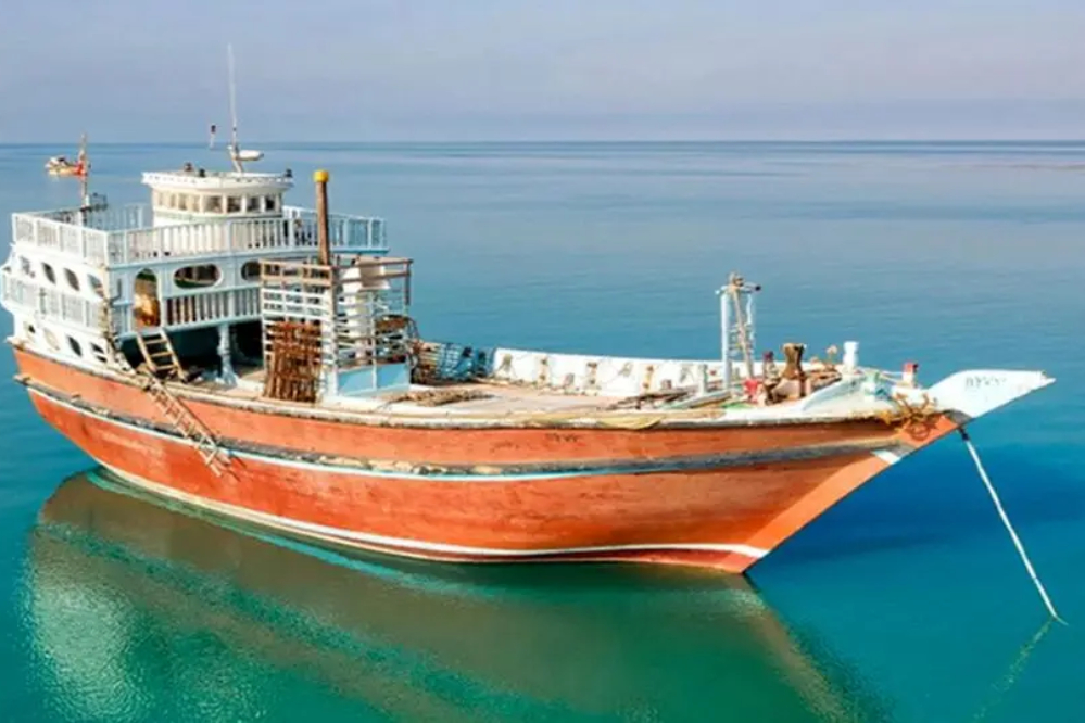 توقیف سه لنج صیادی غیرمجاز در جاسک و دستگیری 11 متهم