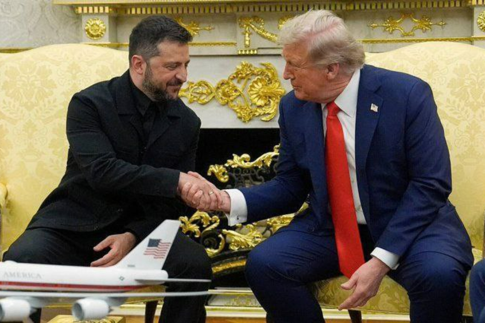 特朗普在与泽连斯基会晤前夕表示：我是和平的最终仲裁者