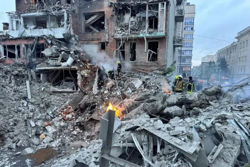 ادامه جنگ اوکراین؛ حمله موشکی روسیه به خارکیف