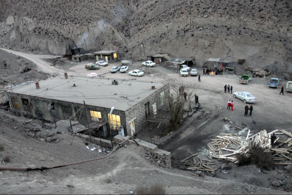 معدن خمرود زرند قربانی گرفت