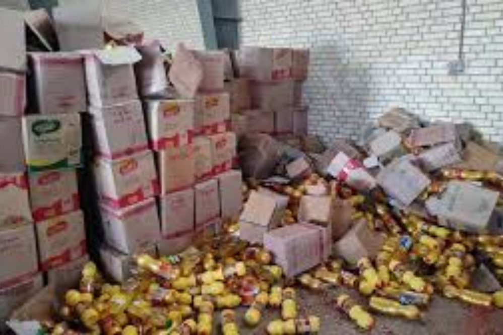 کشف روغن و برنج احتکار شده در ایرانشهر