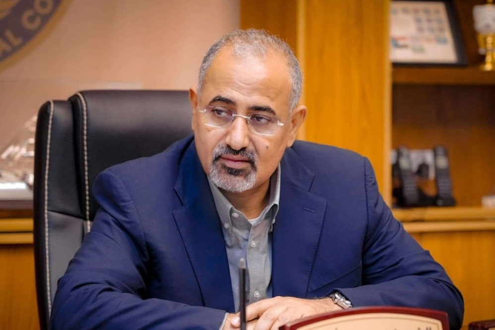 מועצת המעבר הדרומית מכחישה את בריחתו של אל-זוביידי ומאשרת את נוכחותו בעדן כדי לפקח על פעולות צבאיות וביטחוניות.