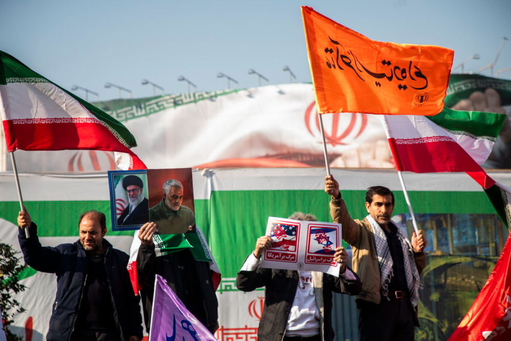 美伊谈判前变数层出，伊朗民众：实力已得到证明，停火或再战都会胜利；伊朗总统：我们的手指仍扣在扳机上，永不抛弃黎巴嫩兄弟姐妹