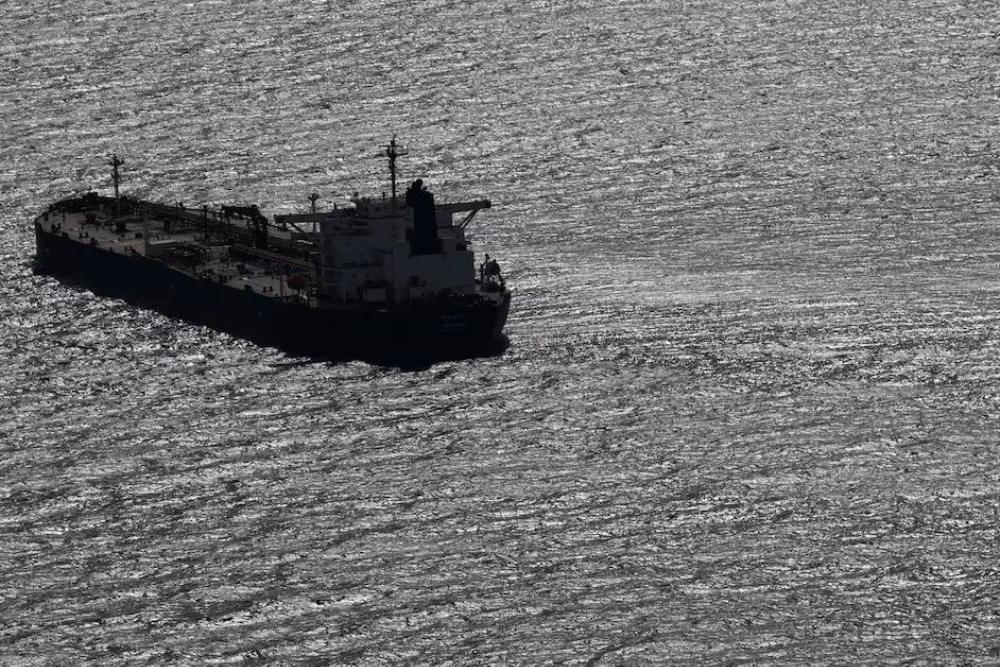 伊朗伊斯兰革命卫队在波斯湾扣押两艘油轮