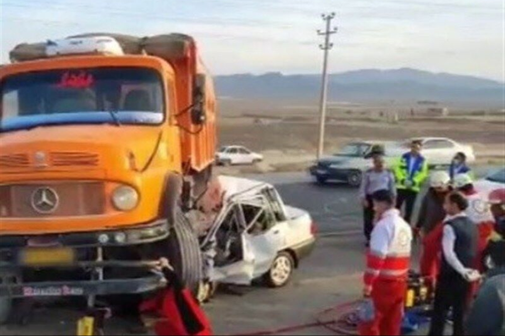 3 کشته و 2 مصدوم بر اثر برخورد پراید با کامیون در زنجان